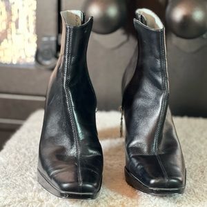 Tommy Hilfiger black ankle boots 3.5 inch heal